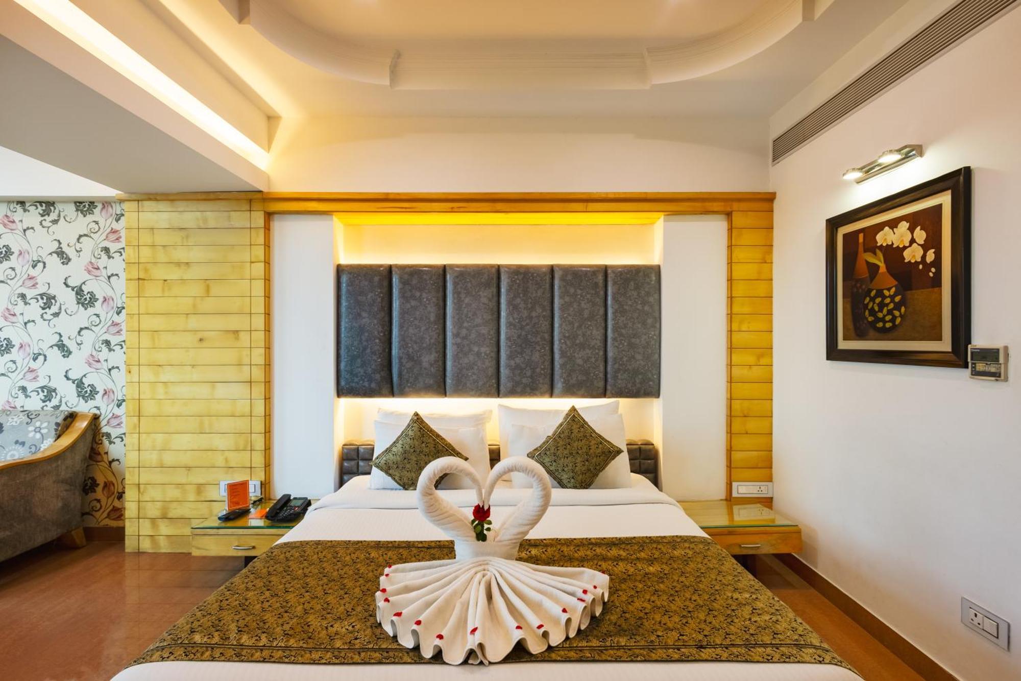 Hotel Saffron Leaf Dehradun Exterior photo